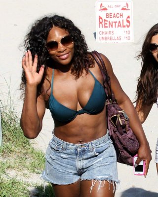 Serena Williams Exposing Sexy Body And Hot Ass In Bikini On Beach