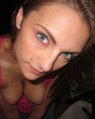Amateur 18 Jahre alte gf saugt großen Schwanz für Gesichtsbehandlung
 #74393852