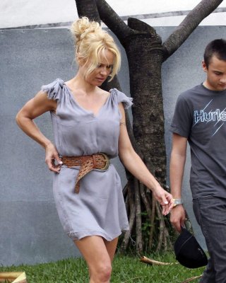 Pamela Anderson Leggy  Showing Pokies In Sao Paulo