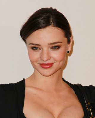 Miranda kerr vollbusig im schwarzen tief ausgeschnittenen Kleid bei der 'the good doctor' Premiere
 #75307079