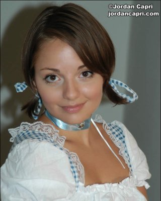 Brunette Amateur Jordan Capri In A Dorothy Costume