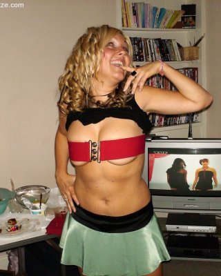 Nippel und natürliche Amateur-Titten
 #77207823