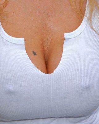 12 bilder und 1 film von juliann aus milf hunter
 #71059766