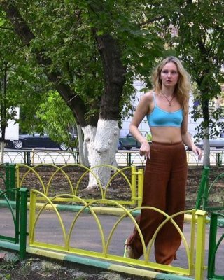 Blonde Addicted To Public Pissing Makes Her Pants All Wet In A Park