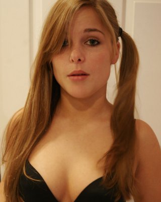Teenie in Unterhose
 #78812498