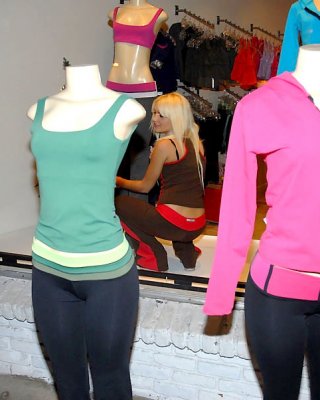 Super heiß nikita tried auf einige clothes aber ended bis fitting ein schwanz im diese heiß 
 #67427729