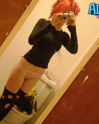 Slut Freundin upskirt Überraschung
 #68206616