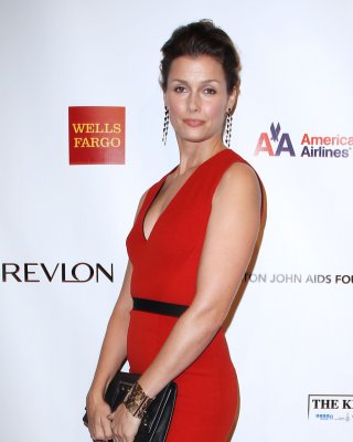 Bridget Moynahan Showing Cleavage At Elton John AIDS Foundation's 11th Annual An