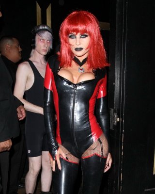 Carmen electra con un disfraz de latex para una fiesta de halloween en bootsy be
 #74621732