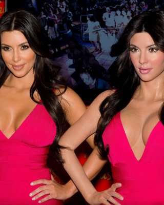 Kim Kardashian Busty In Tight Pink Dress Posing With Her Wax Dummy At Madame Tus