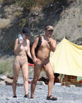 Warnung - Echte unglaubliche FKK-Fotos und -Videos
 #72267202