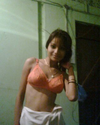 Gfs indias reales se desnudan y follan
 #67118159