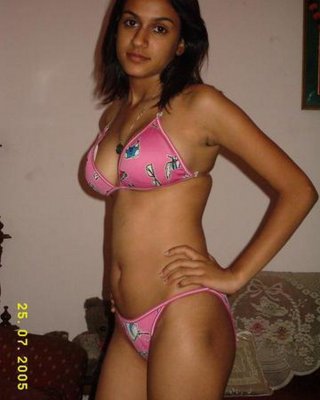 Gfs indias reales se desnudan y follan
 #67118202