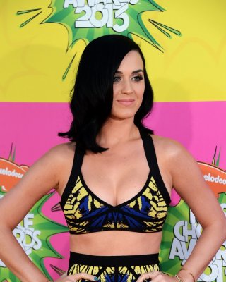 Katy Perry Wearing Tiny Belly Top And Short Skirt At 26th Annual Ki's Choice Awa