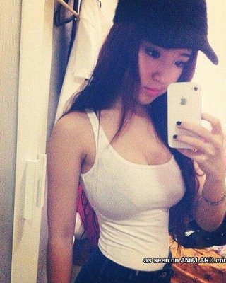 Compilation Of Non-nude Girlfriends Posing For The Cam