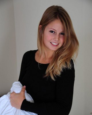 Bilder von Teenager-Mädchen aston richards strippen für Sie im Bett
 #53348635
