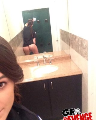 La morena amateur mandy se graba follando en el baño
 #60484297