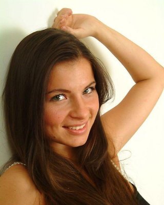 Bilder von judy zeigt ihren heißen Körper
 #55750942