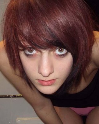 Bildkompilation von Amateur tätowierte emo Freundinnen zeigen ihre nackten Körper
 #60639373