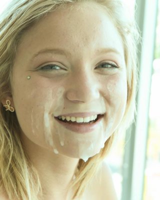 Petite blonde teen dakota skye wird gefickt albern
 #53932351