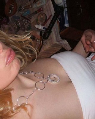 Fotos de novias calientes mostrando lo que tienen
 #60661575