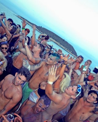 Hot College Coeds Go Wild On A Boat Party