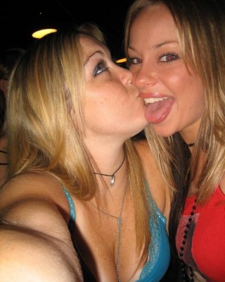 Pictures Of Hot Drunk Girlfriends Going Lesbian