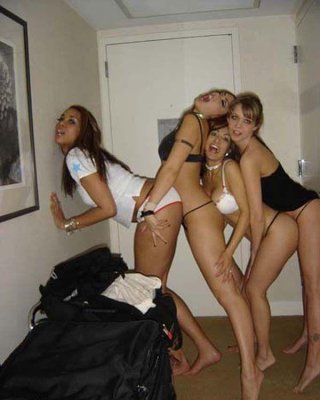 Pictures Of Hot Drunk Girlfriends Going Lesbian