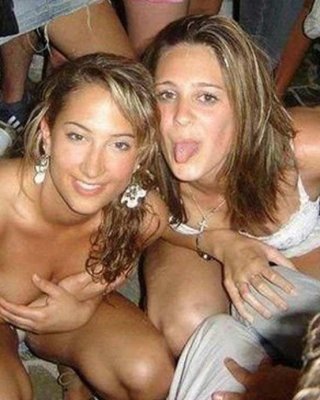 Pictures Of Hot Drunk Girlfriends Going Lesbian