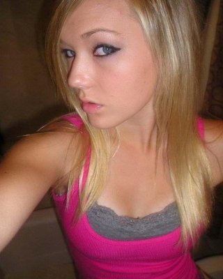 Pictures Of A Gorgeous Blonde Teen Taking Pics Of Herself