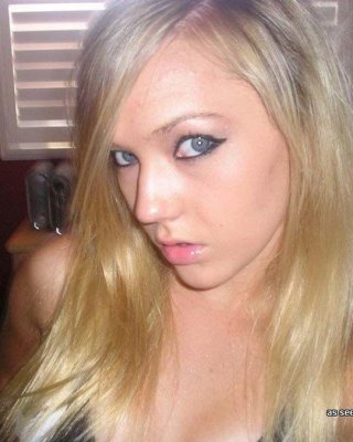 Pictures Of A Gorgeous Blonde Teen Taking Pics Of Herself