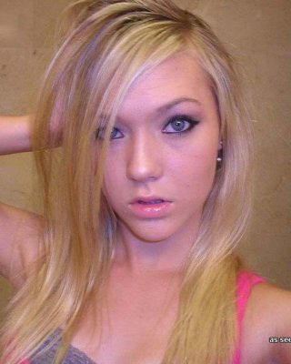 Pictures Of A Gorgeous Blonde Teen Taking Pics Of Herself