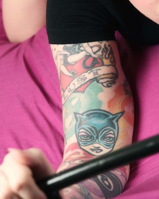 Bilder von teen punk kitty cutthroat strippen im Bett für Sie
 #61971647