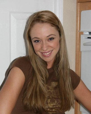 Bilder von teen nympho cristal coed strippen nackt zu Hause
 #53881429