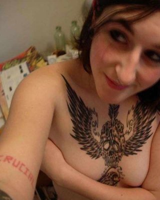 Bilder von heißen alternativen Freundinnen zeigen ihre Schönheit
 #60639608