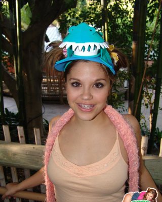 Pictures Of Teen Topanga Messing Around At A Zoo