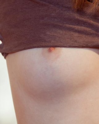 Blondes Teenie Nicol zieht sich in "Verspielte Schönheit" für Sie aus
 #60232756