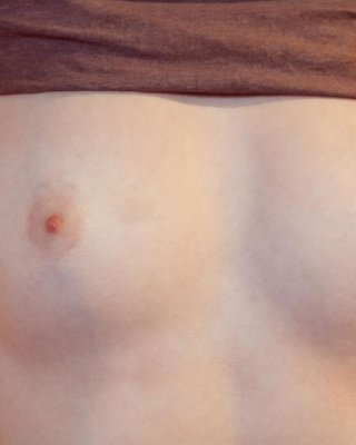 Blondes Teenie Nicol zieht sich in "Verspielte Schönheit" für Sie aus
 #60232766
