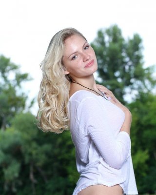 Wunderschöne blonde Studentin Monique lädt Sie auf eine magische Bootsfahrt ein
 #59621567