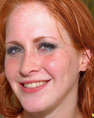 Bilder von Amber Swift, wie sie ihre enge rothaarige Muschi gefickt bekommt
 #60326659