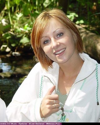 Bilder von teen cutie lindsey marshal zeigt ihre Muschi im Wald
 #58971487
