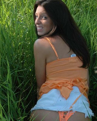 Bilder von teen mädchen amy virgin haben spaß in der sonne
 #53117795