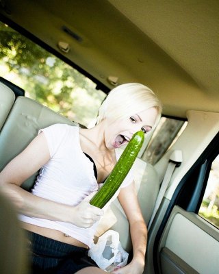 Pictures Of Teen Girl Miley Mason Fucking Herself With A Cucumber