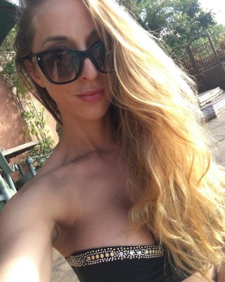 Busty model courtney shane zeigt ihre sexy selfies Sammlung
 #53871841