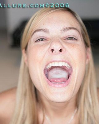 Blonde Schwanzlutscherin alanna schluckt einen Cumshot pov
 #52935229