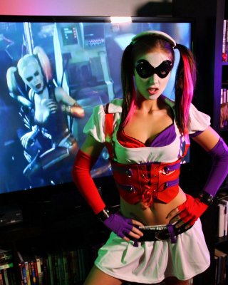 Bailey Knox Gives You A Little Harley Quinn From Arkham Asylum Cosplay