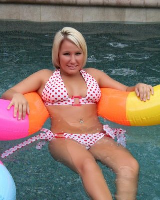 Bilder von jayda brook geht nackt schwimmen
 #55169380