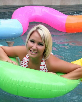 Bilder von jayda brook geht nackt schwimmen
 #55169404