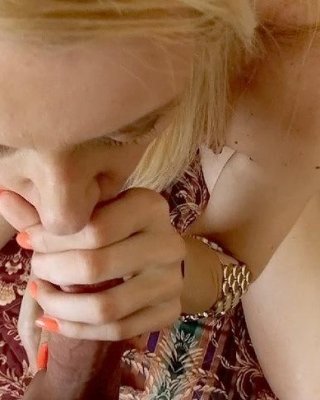 スキニーブロンドのティーン、ミッシー・ジェームスがストリートで拾われてハードファックされる
 #60826018