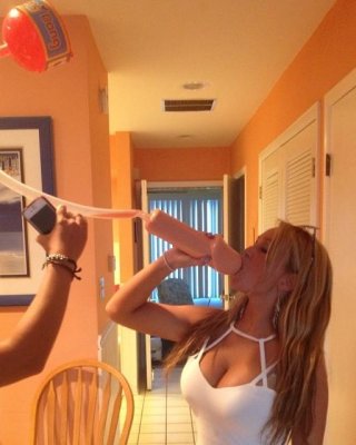 Super Hot College Girls Go Wild On Spring Break